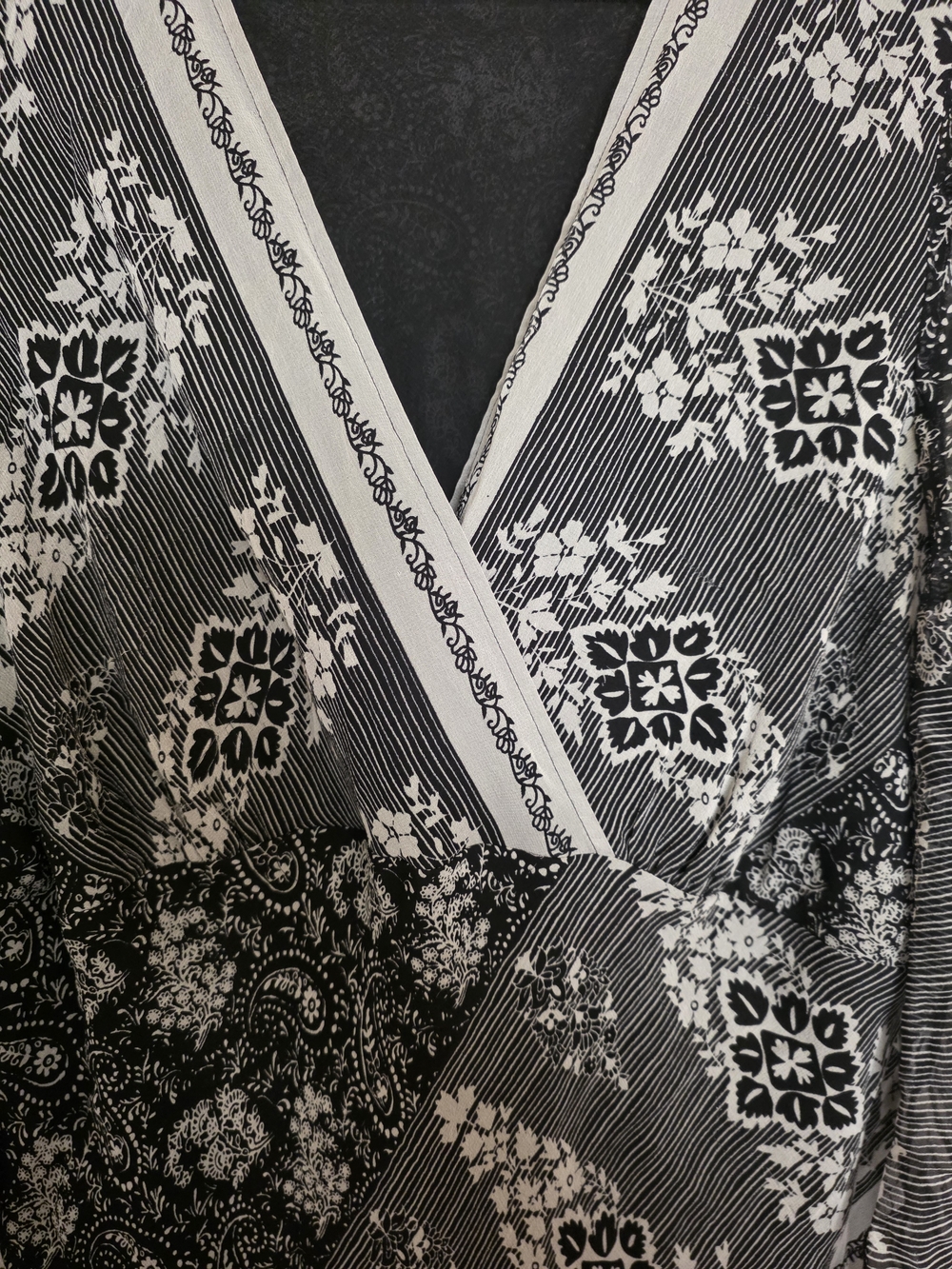 Cute polyester/silk shell Top - Picture 3 of 5